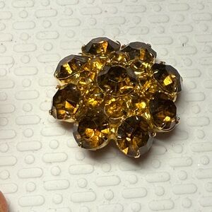 7.). Gold and Brown Floral Brooch